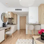 شقة فندقية Jantaris Seaview By Renters ميلنو